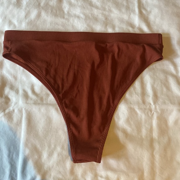 Matte Collection bikini set - Picture 11 of 14